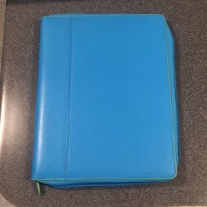 Baekgaard zip-around portfolio